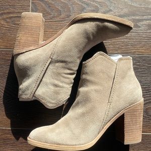 Dolce vita Shep Taupe booties